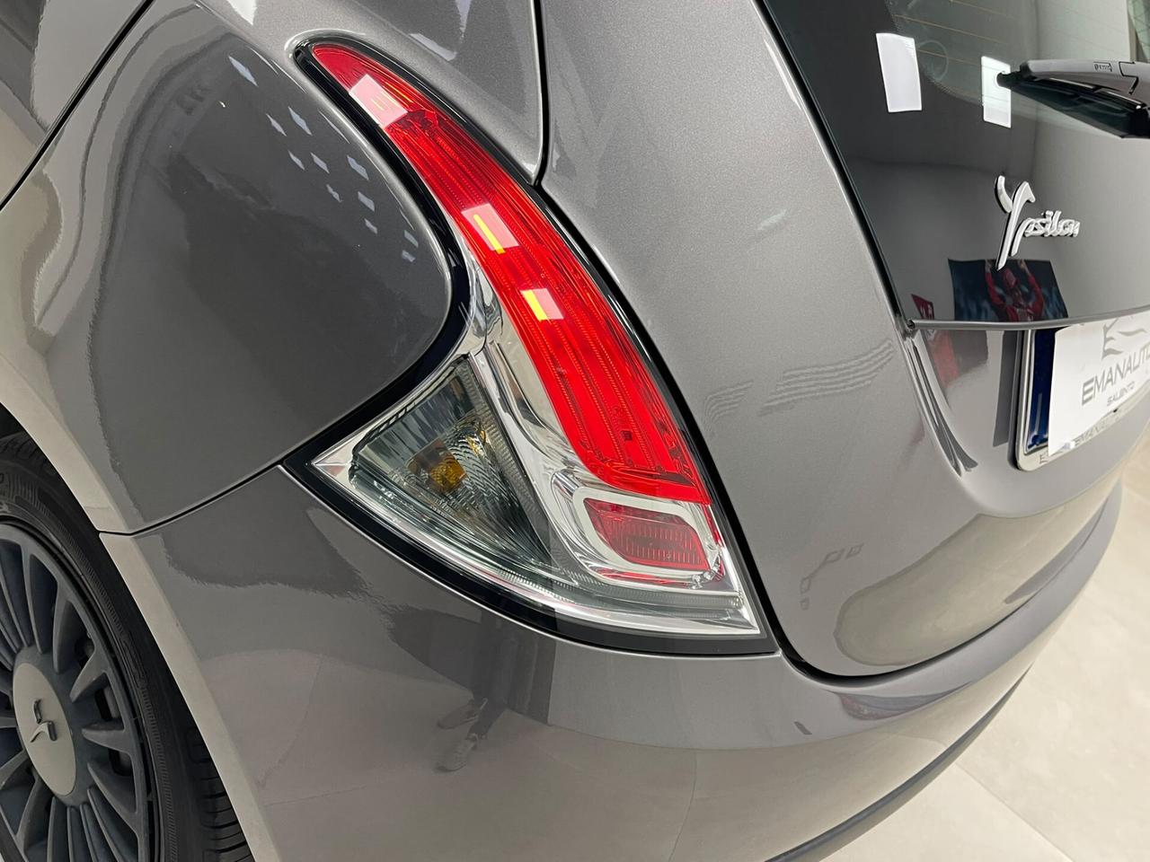 LANCIA YPSILON 1.0 HYBRID 70CV SILVER