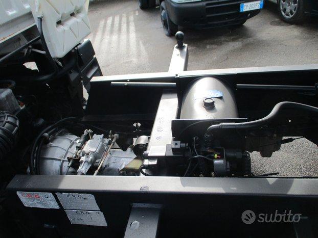 Nissan Cabstar 3000 120CV RIBALTABILE TRILATERALE