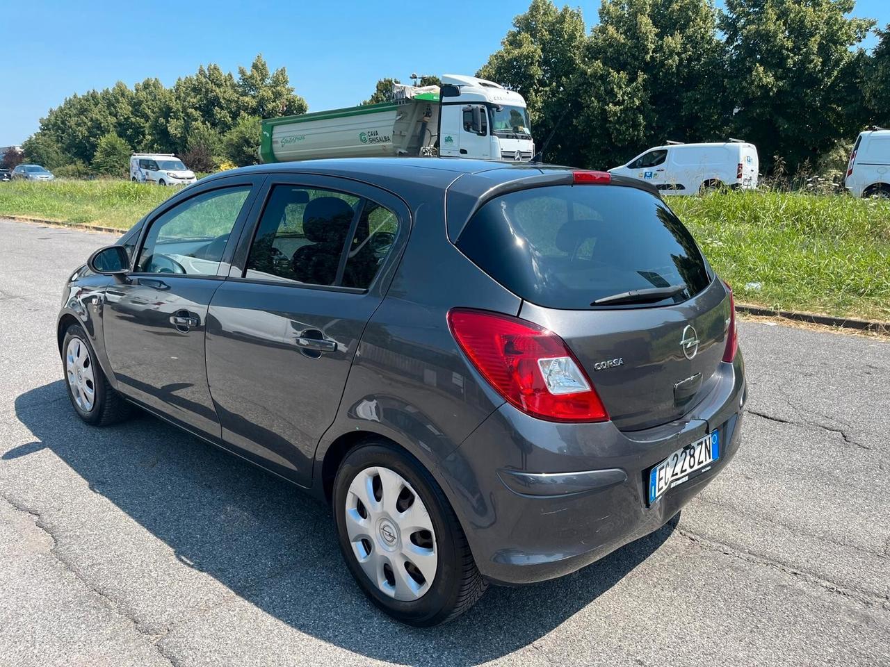 Opel Corsa 1.2 80CV 5 porte GPL-TECH **NEOPATENTATI**