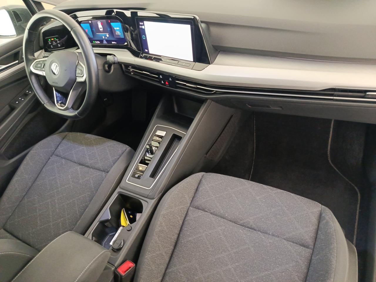 VOLKSWAGEN Golf 8ª serie - Golf Variant 1.0 eTSI EVO DSG Life