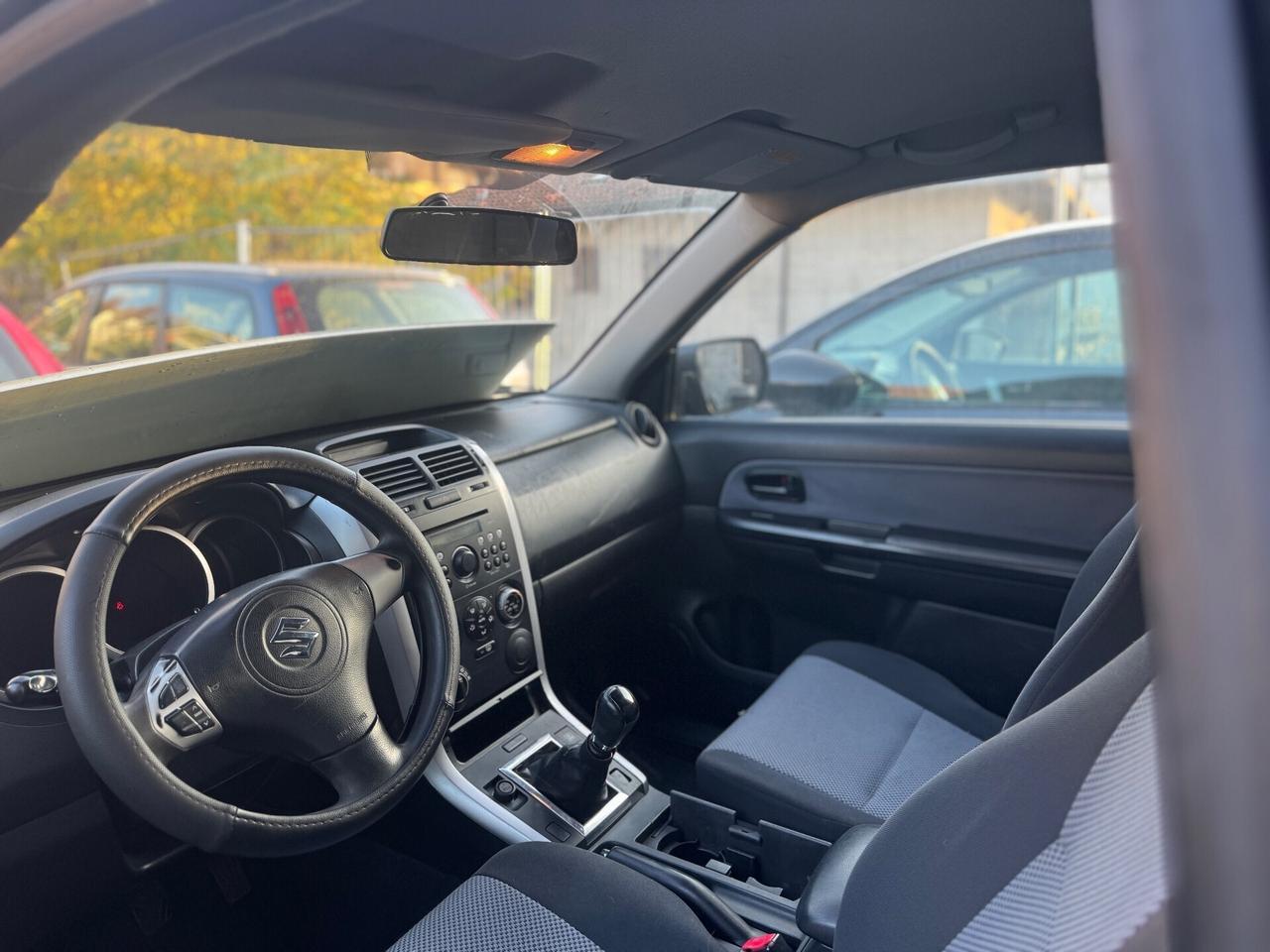 Suzuki Grand Vitara 3 porte 4x4 con ridotte gancio traino