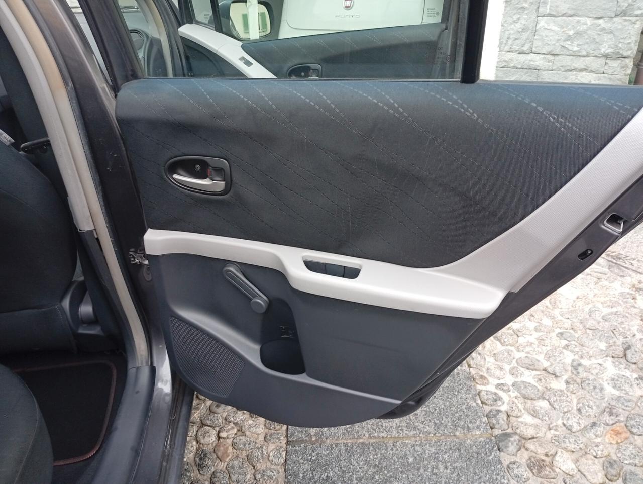 Toyota Yaris 1.3 5 porte Sol