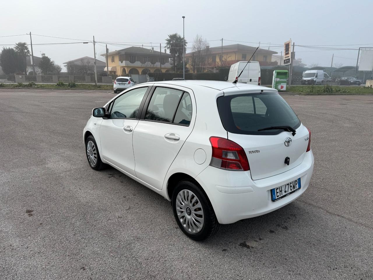 Toyota Yaris 1.0 5 porte Sol