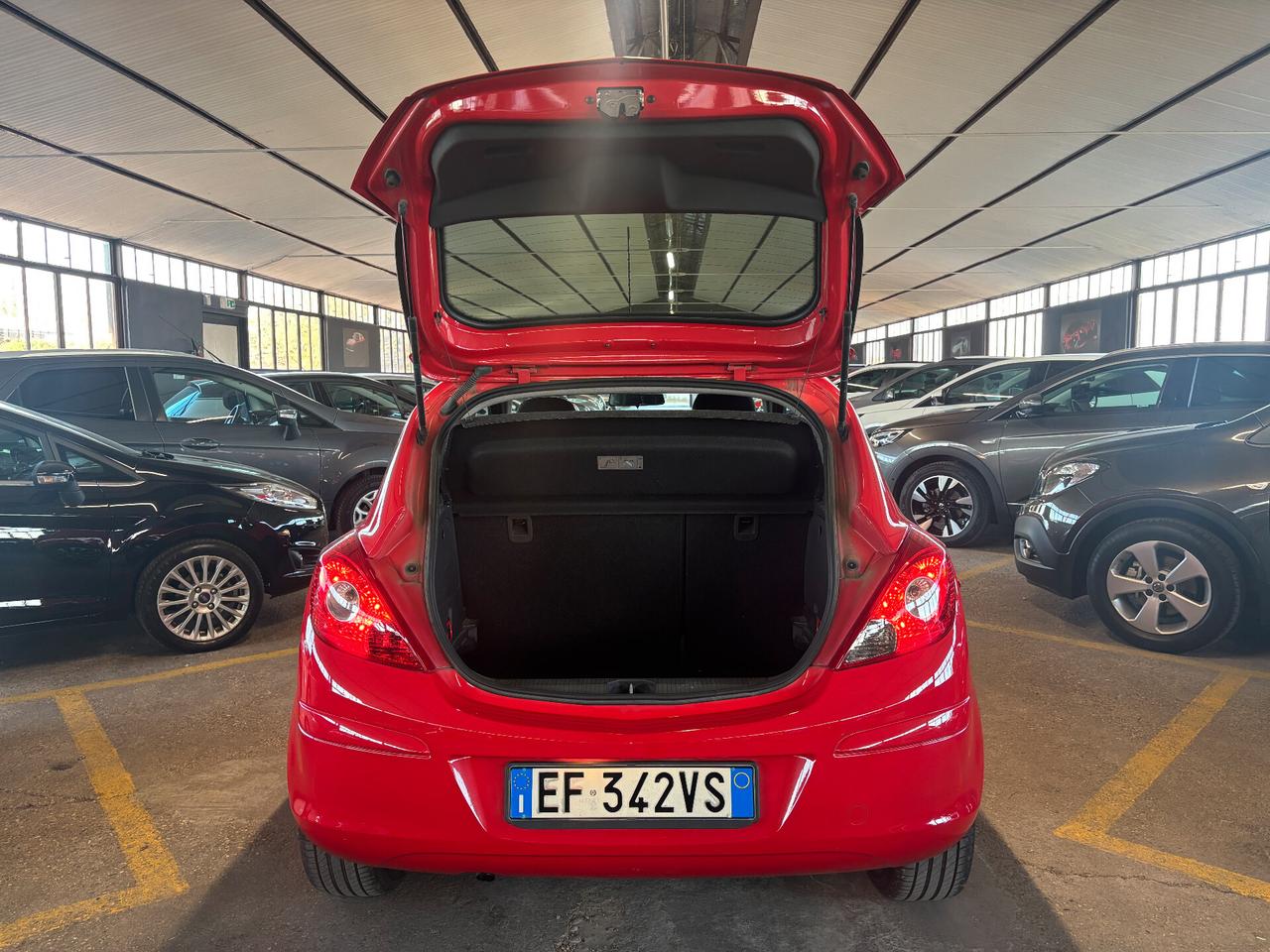 Opel Corsa 1.2 63KW 85CV 3porte Club NEOPATENTATO