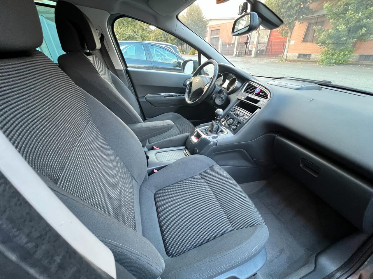 Peugeot 5008 1.6 HDi 112CV Business