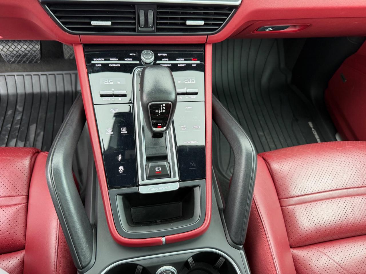 Porsche Cayenne Coupé 3.0 V6 E-Hybrid Platinum Edition