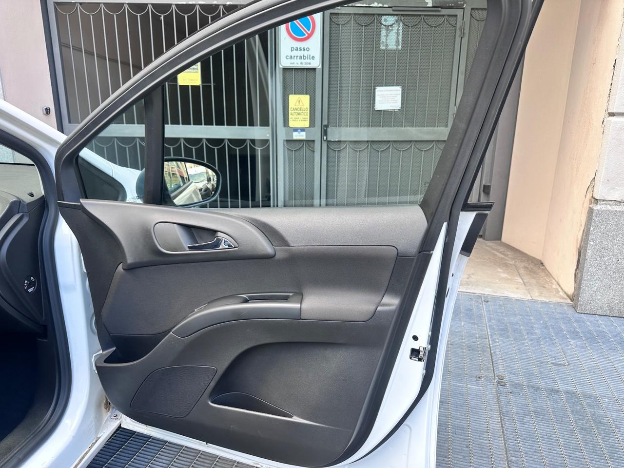 Opel Meriva 1.4 benzina con possibilità di gpl 100CV Cosmo