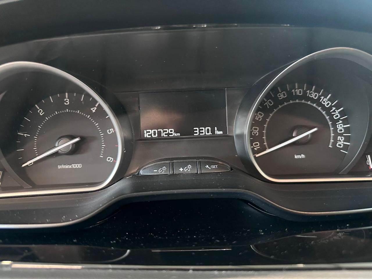 Peugeot 208 5 Porte 208 5p 1.6 bluehdi Active 75cv