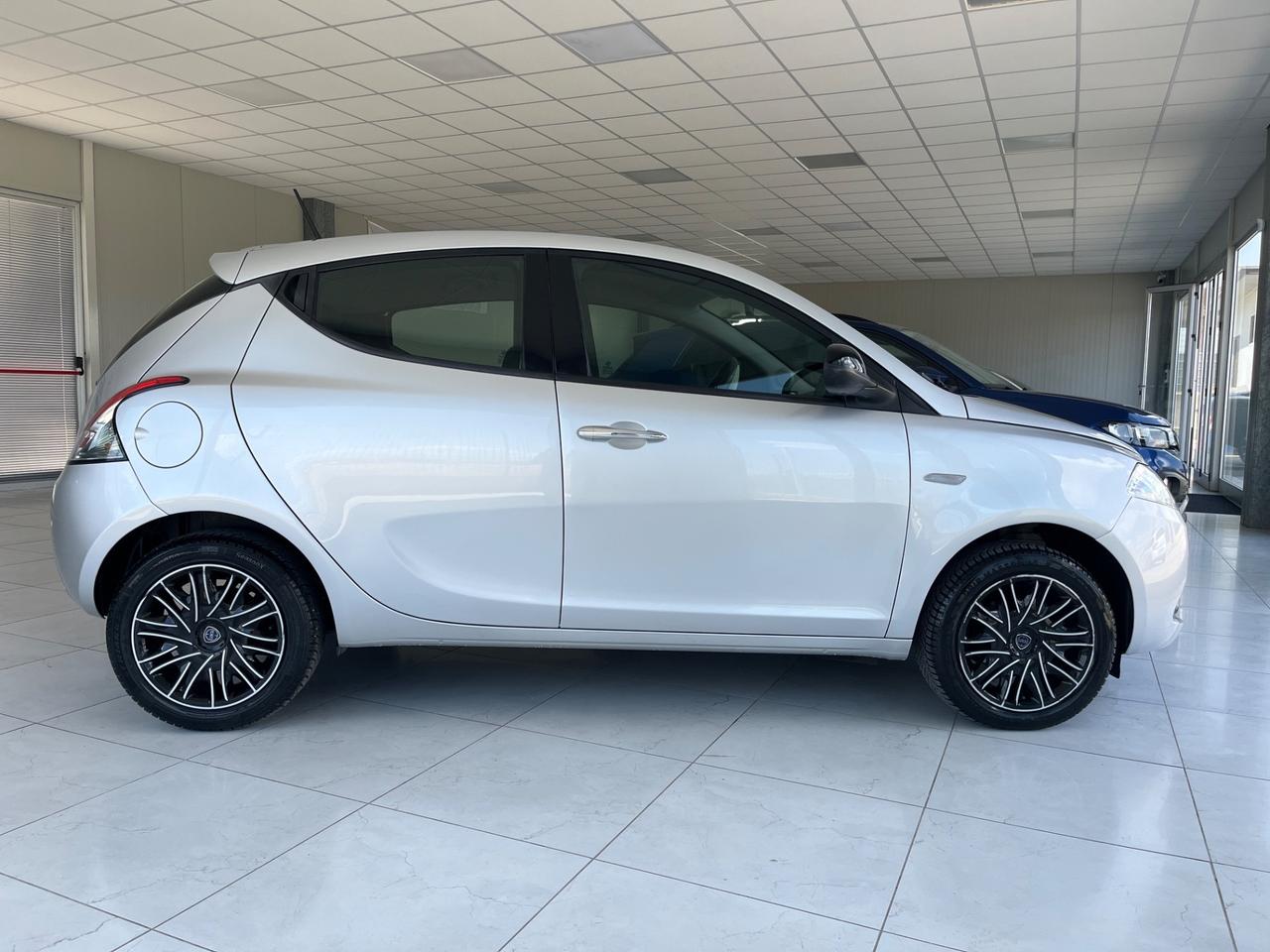 Lancia Ypsilon 1.2 69 CV 5 porte 39000 KM