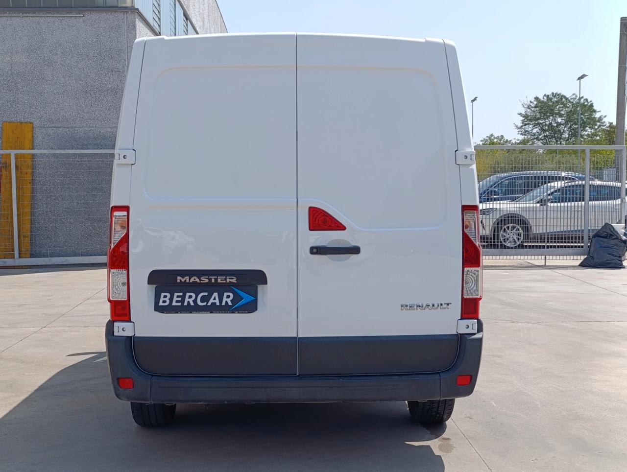 RENAULT Master T28 2.3 dci 135cv L1H1 Ice Plus