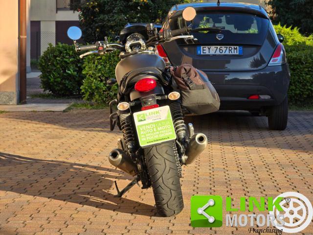 TRIUMPH Street Twin 900