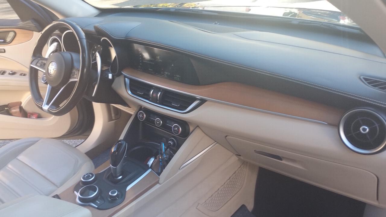 Alfa Romeo Stelvio 2.2 Turbodiesel 210 CV AT8 Q4 Super