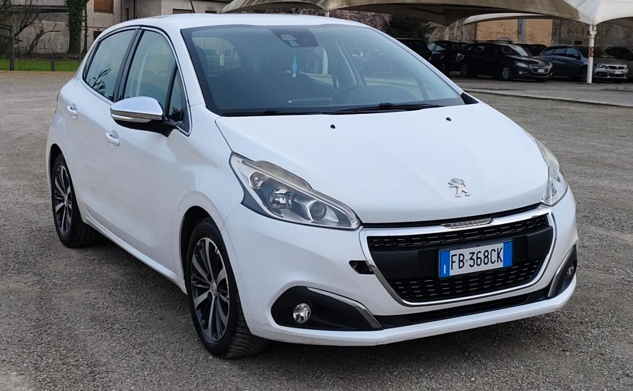 Peugeot 208 1.4 HDi 68 CV 5 porte Allure