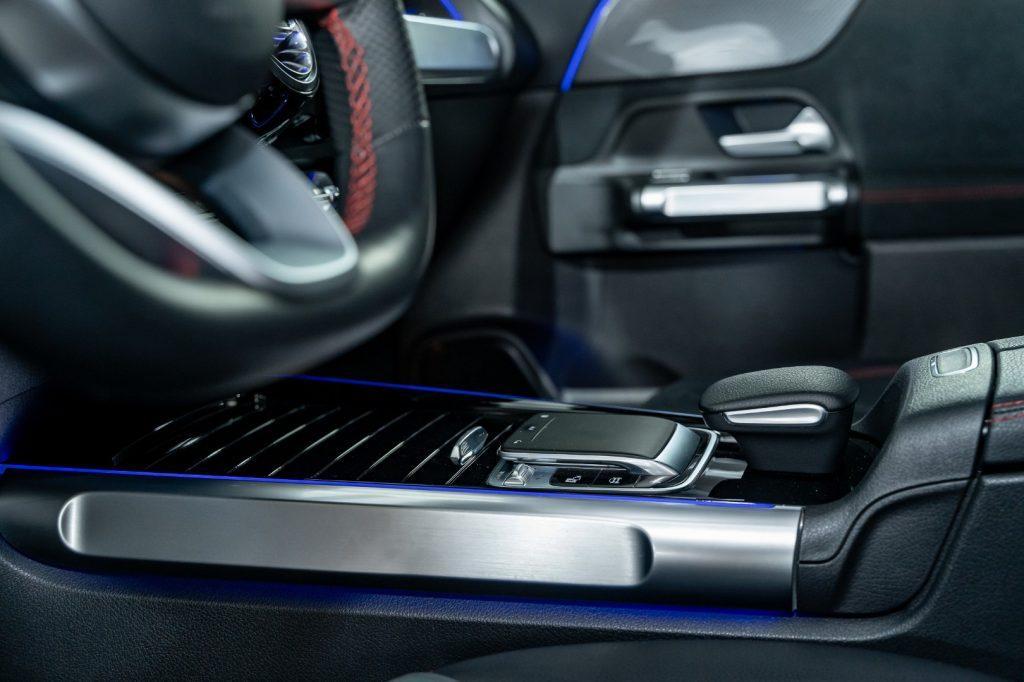 MERCEDES-BENZ GLB 200 Automatic Premium