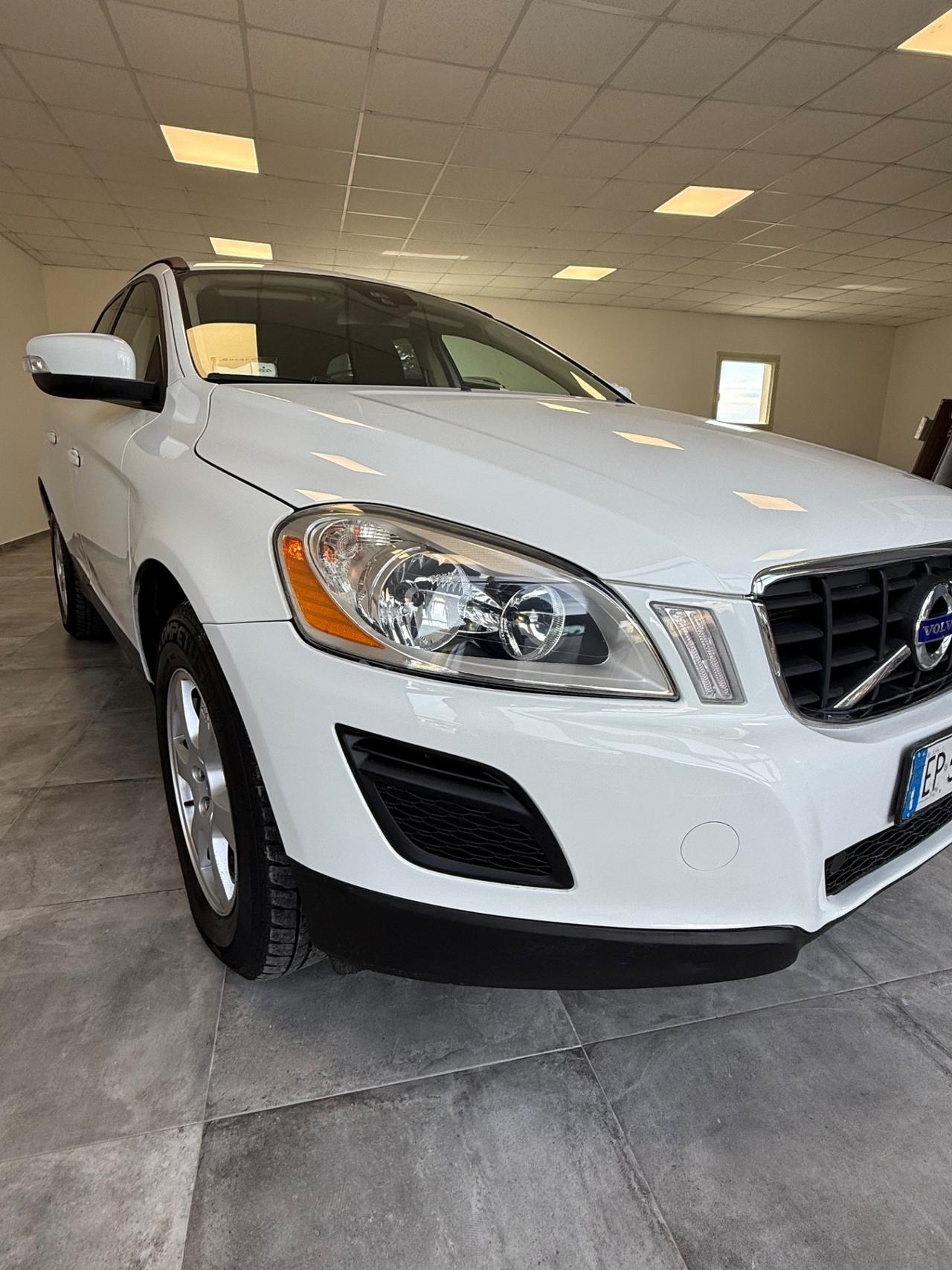 Volvo XC 60 XC60 D5 AWD Geartronic Momentum