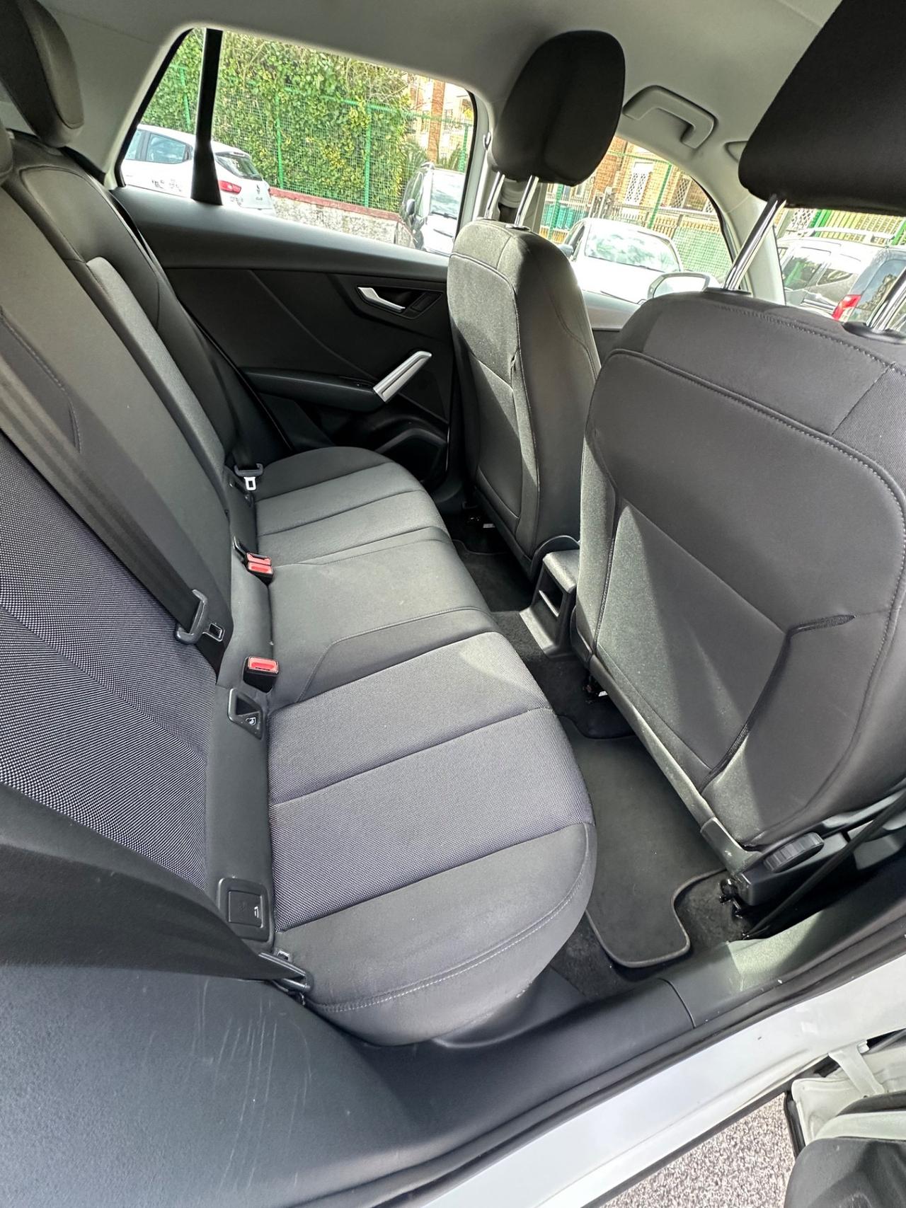 Audi Q2 30 TDI S tronic Identity Black