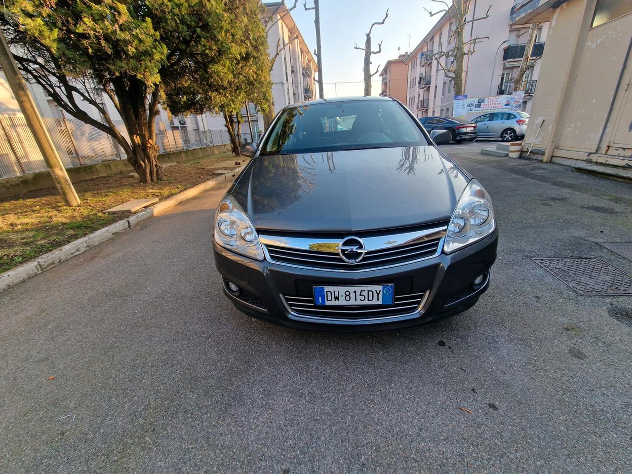 Opel Astra 1.6 16V VVT 5 porte Cosmo