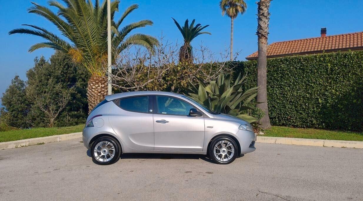 Lancia Ypsilon 1.2 69 CV 5 porte GPL Ecochic Gold
