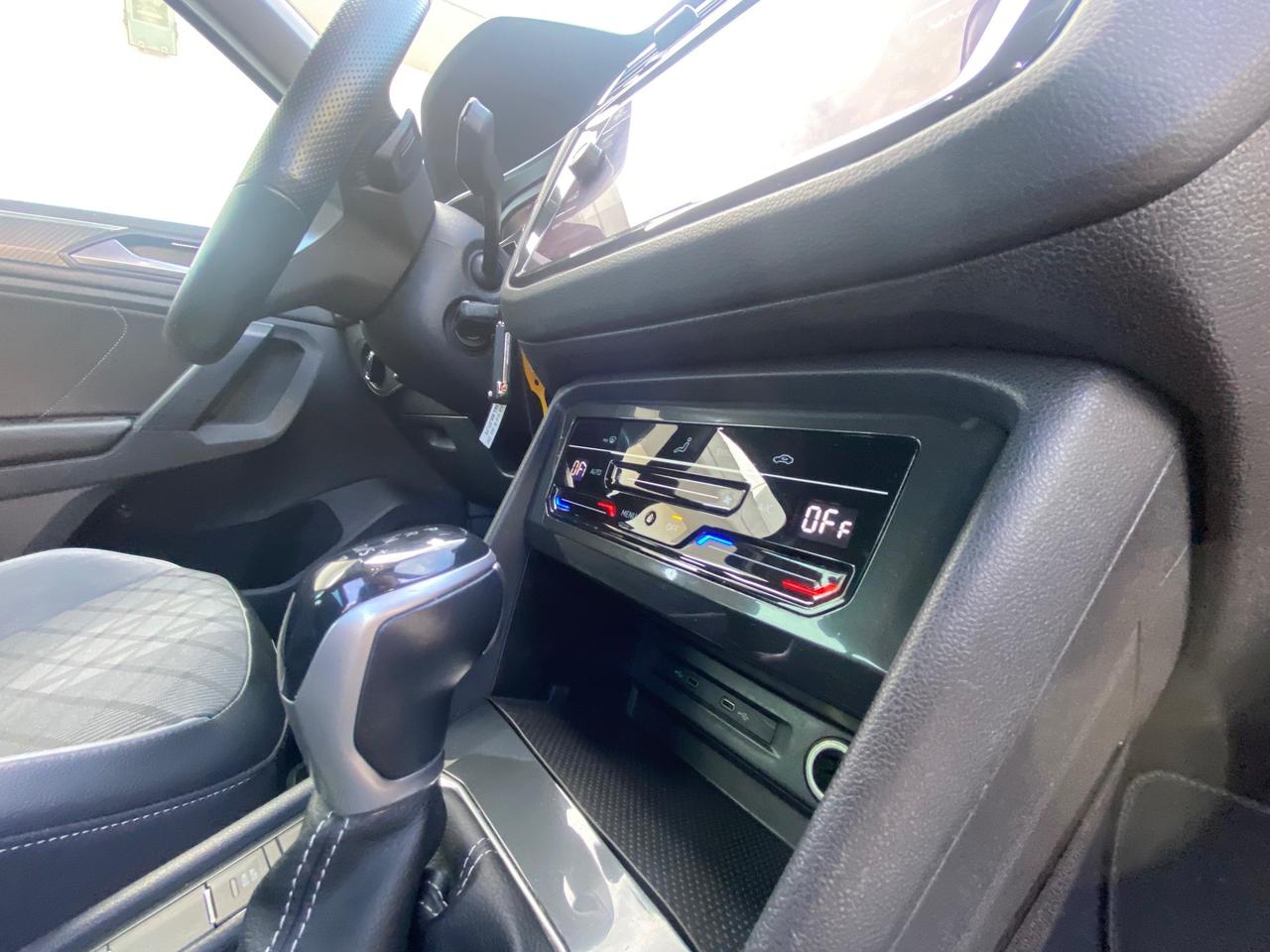 Volkswagen Tiguan 2.0 TDI 150 CV SCR DSG R-Line