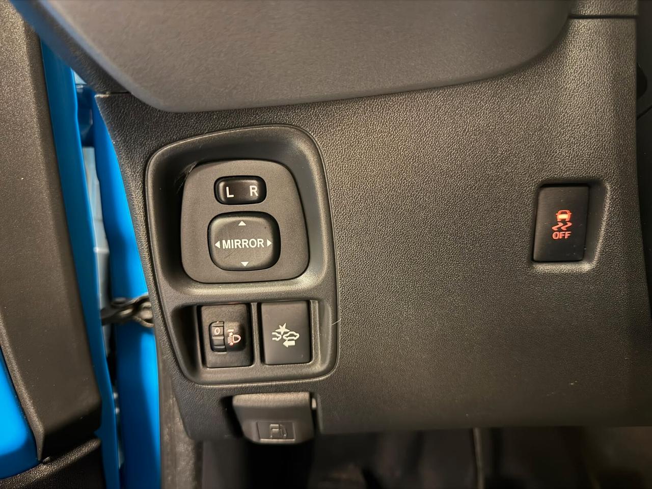 Toyota Aygo Connect 1.0 VVT-i 72 CV 5 porte x-play A RATE DA € 110 AL MESE