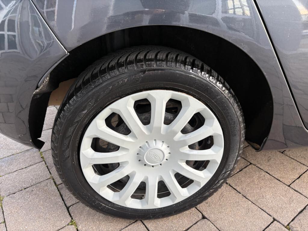 Ford Fiesta 1.4 5 porte Bz.- GPL Titanium