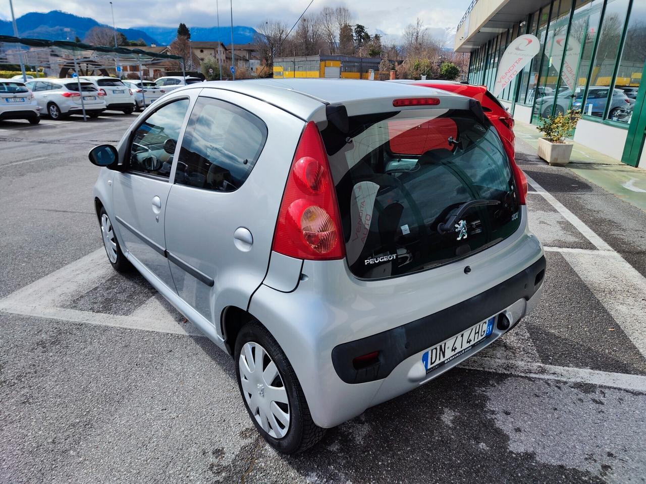 Peugeot 107 1.0 68CV 5 porte NEOPATENTATI