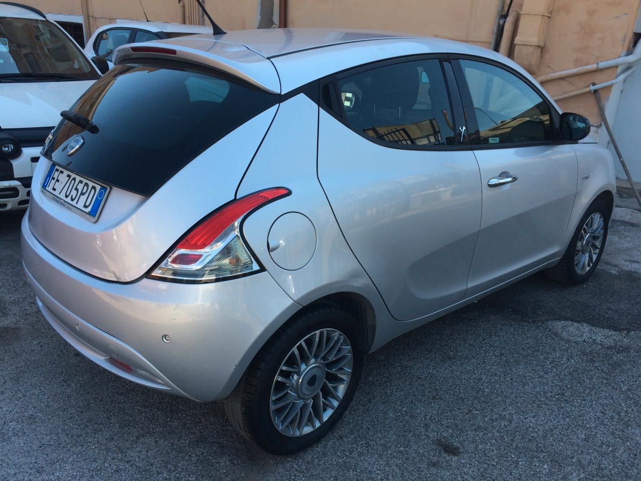 2016 Lancia Ypsilon 1.2 69 CV 5 porte Platinum tagliandata!!!