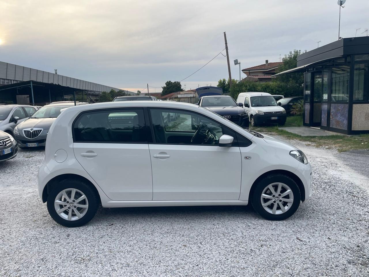 VOLKSWAGEN UP - SOLO 55 000 KM - UNICO PROPRIETARIO