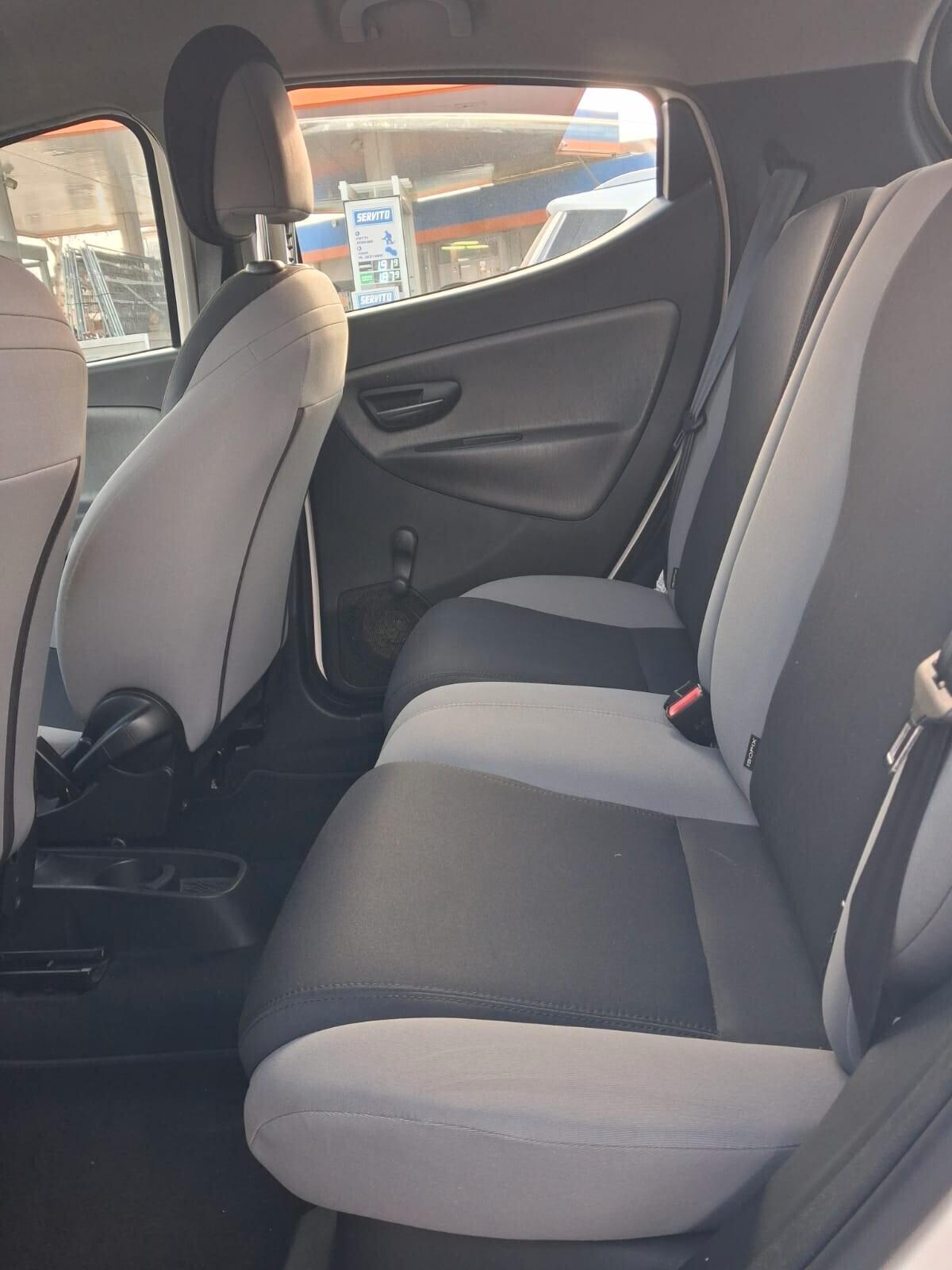 Lancia Ypsilon 1.2 69 CV 5 porte Platinum