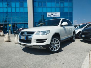 Volkswagen Touareg 3.0/240CV V6 TDI DPF tip. Executive