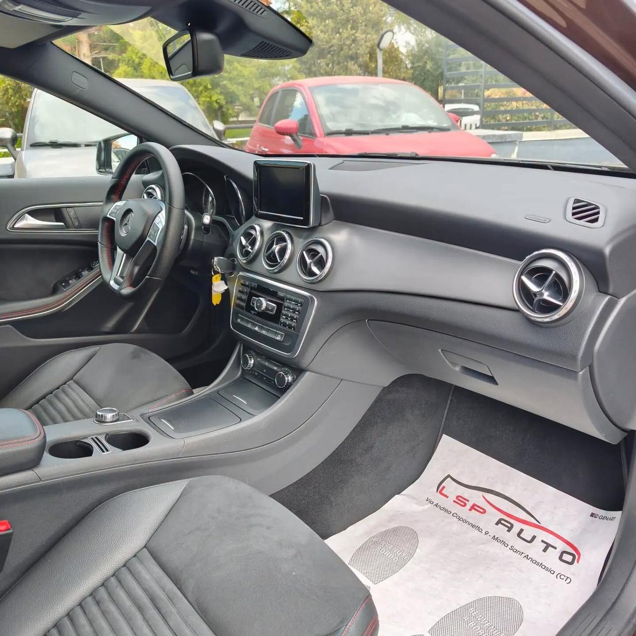 Mercedes-benz GLA 200 4matic PREMIUM AMG NIGHTPACK KM CERTIFICATI