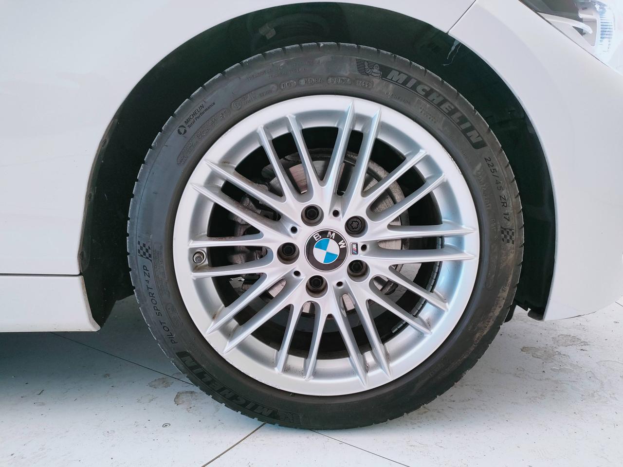 BMW Serie 1 F/20-21 2015 - 116d 5p Msport