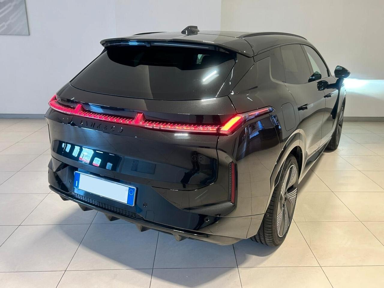 Lynk&co 08 PHEV More