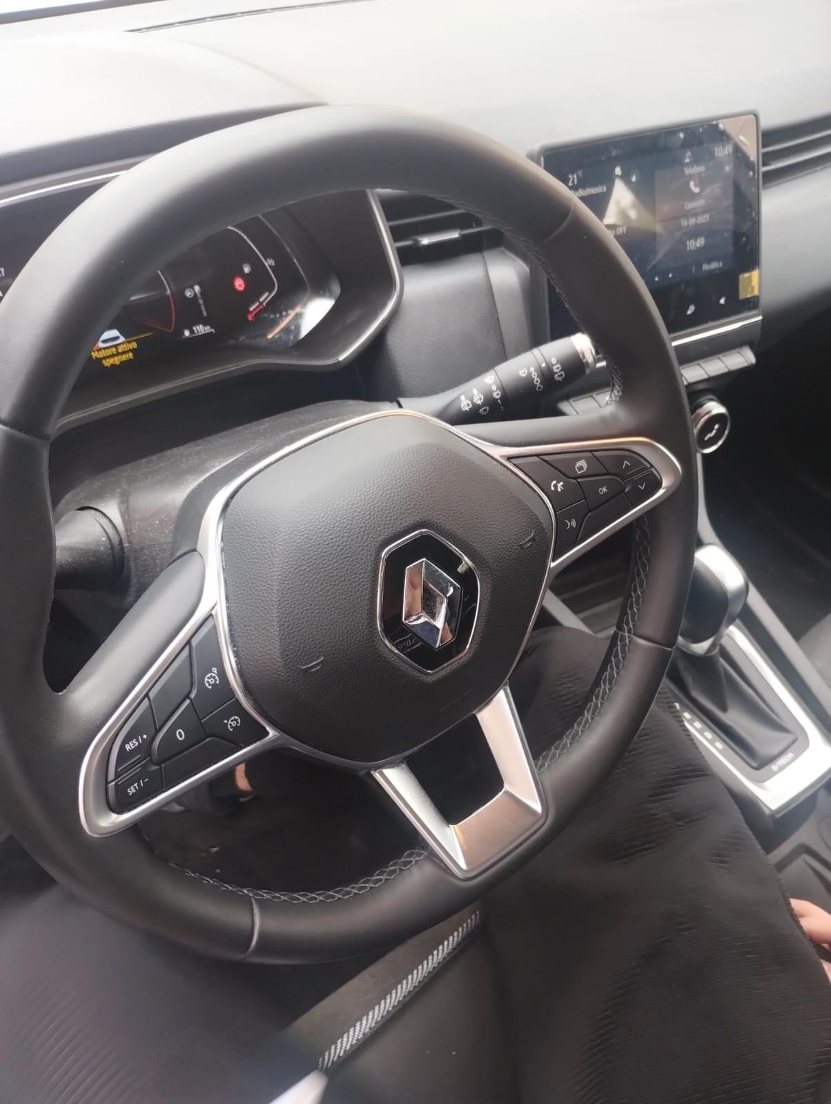 Renault Clio Full Hybrid E-Tech 140 CV 5 porte Initiale Paris