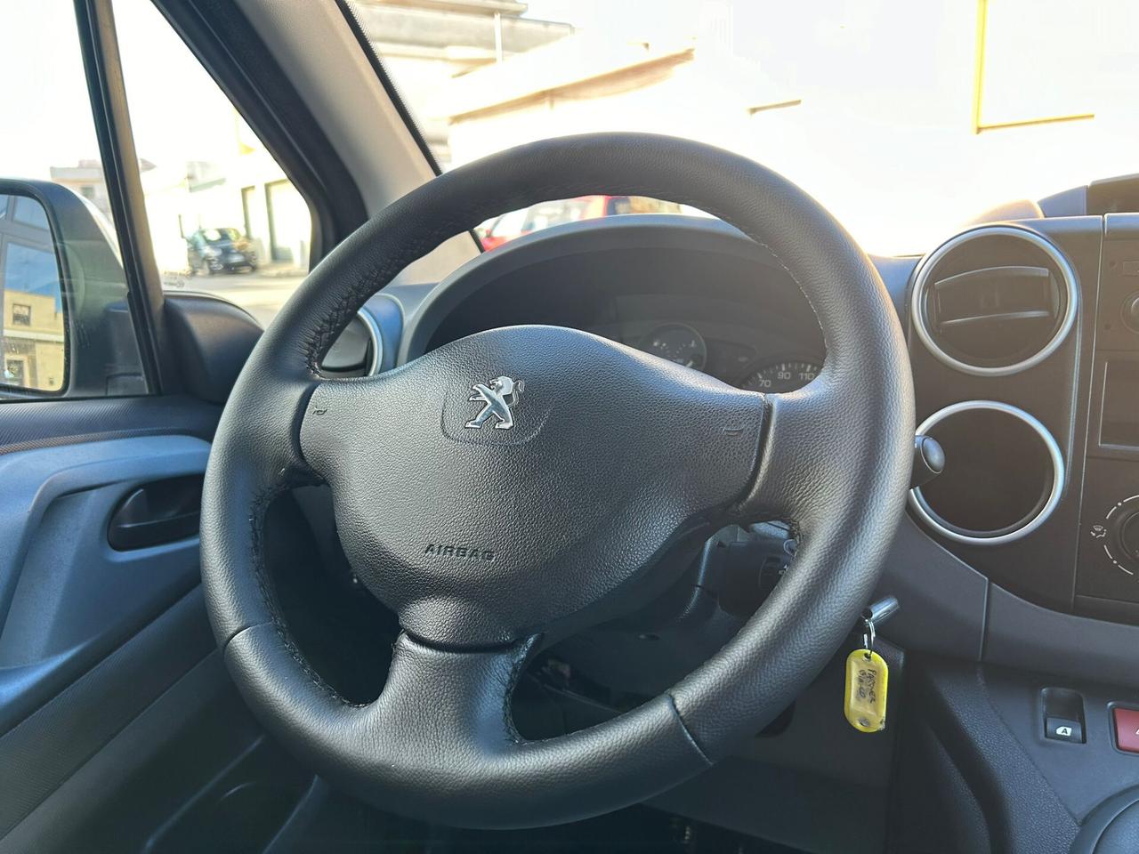 Peugeot Partner 1.6 HDi 115Cv AUTOVETTURA-2015