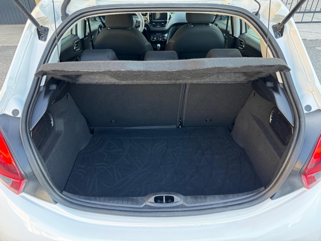 Peugeot 208 PureTech 82 5 porte Allure 36150km