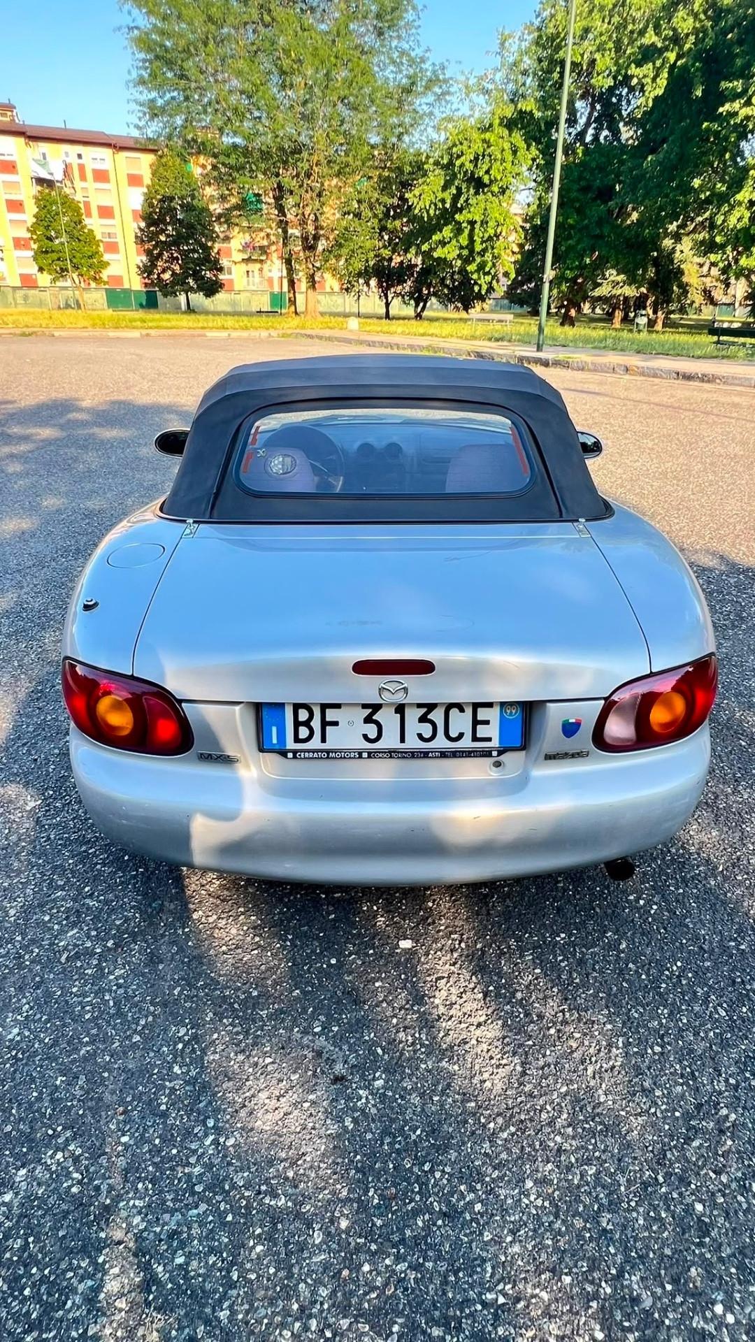 Mazda MX-5 1.6i 16V cat
