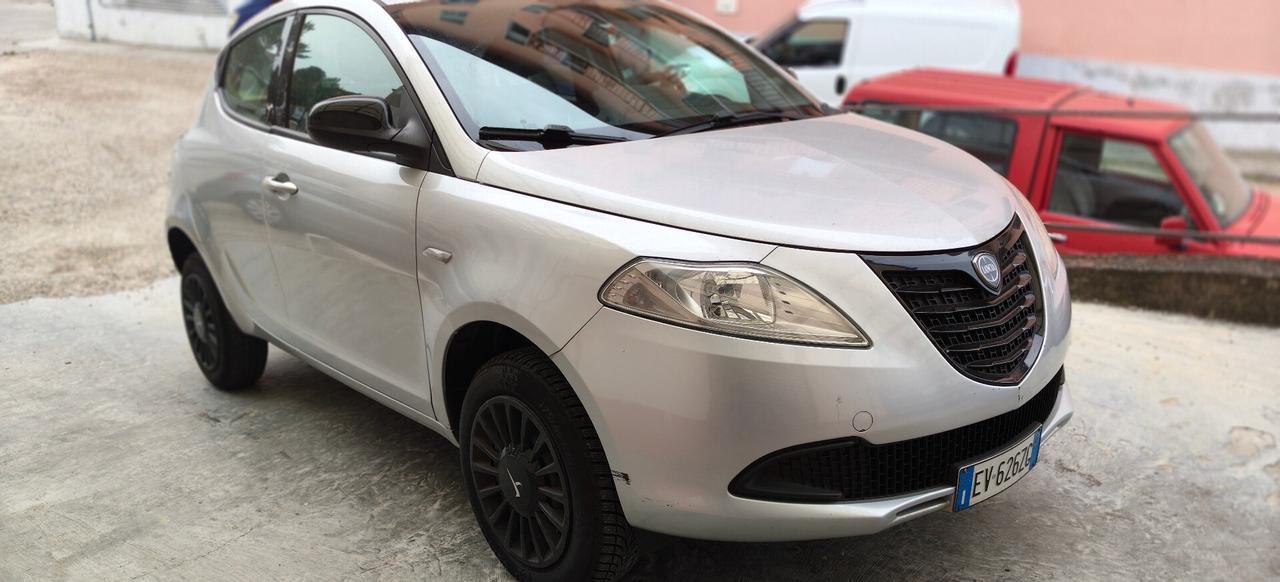 Lancia Ypsilon 0.9 TwinAir 85 CV 5p NP Gold