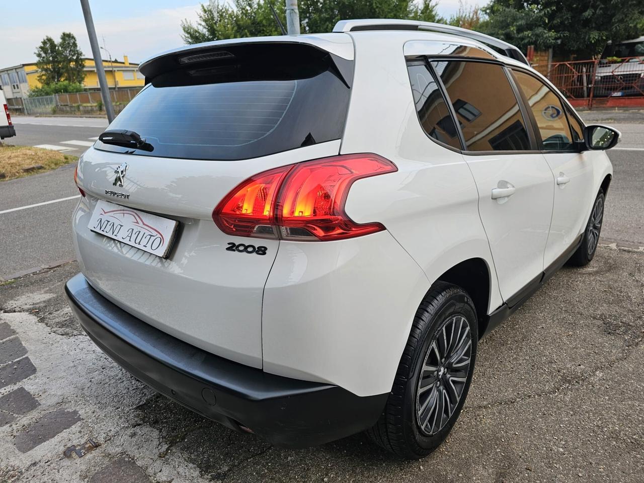 Peugeot 2008 1.4 HDi 68cv Access*Navi*Xeno*Euro5*Neopatentati