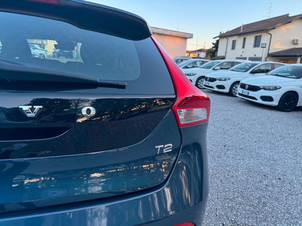 Volvo V40 T2