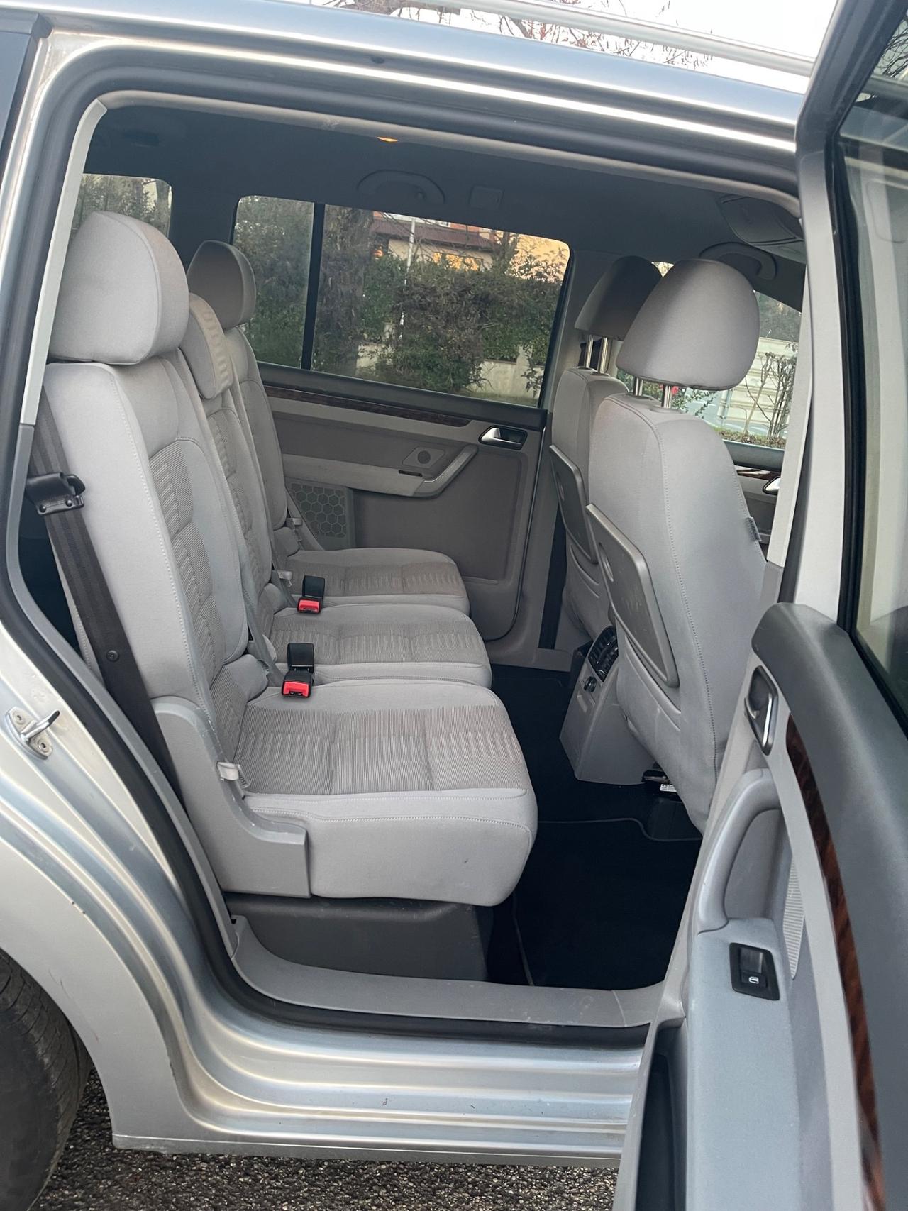 Volkswagen Touran Business 2.0 TDI 140 CV DSG Highline