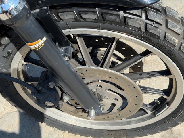 HARLEY-DAVIDSON 883 Sportster R XL 883 R