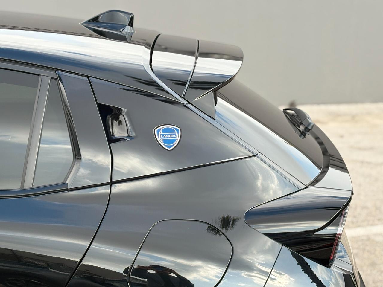 NUOVA Lancia Ypsilon Hybrid e-DCT LX AUTOMATIC