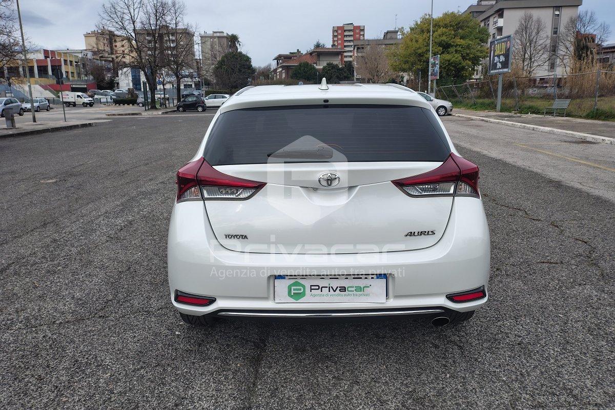 TOYOTA Auris 1.6 D-4D Lounge