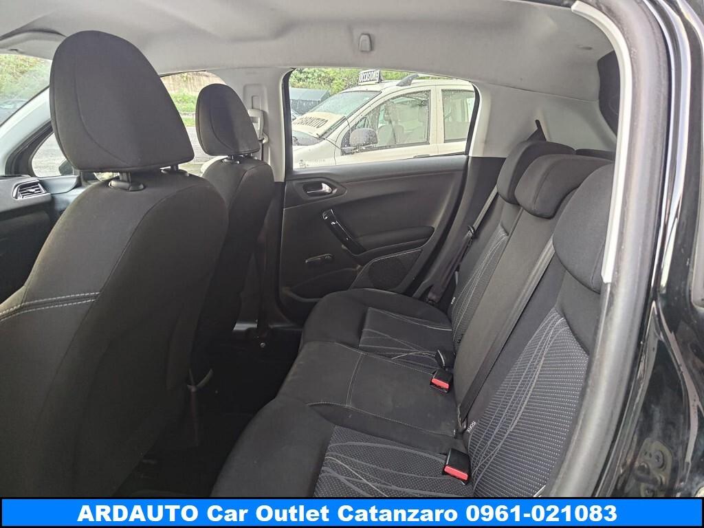 Peugeot 208 1.4 Hdi Active 69 cv Neopatentati