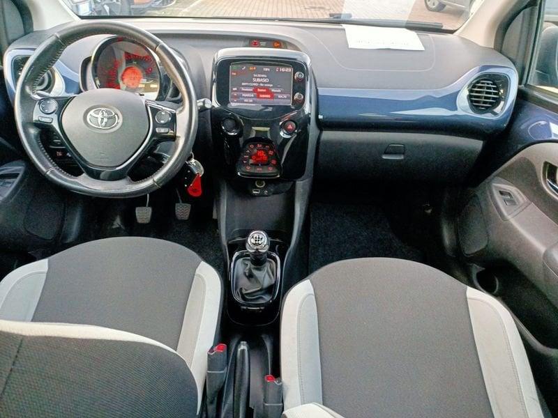 Toyota Aygo 5 Porte 1.0 VVT-i x-play my15