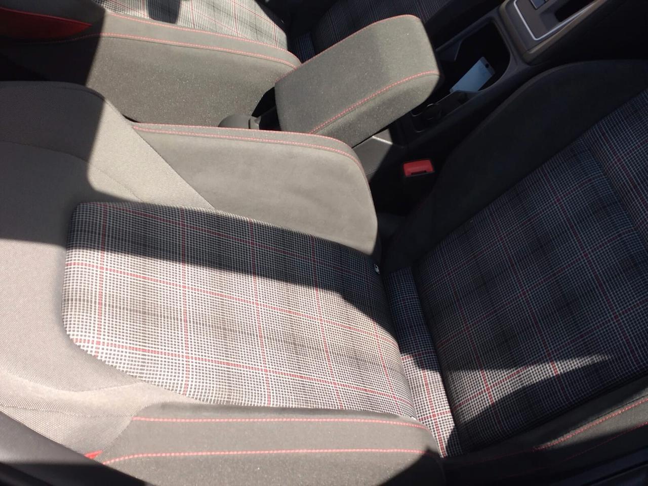 Volkswagen Golf GTI 2.0 TSI DSG