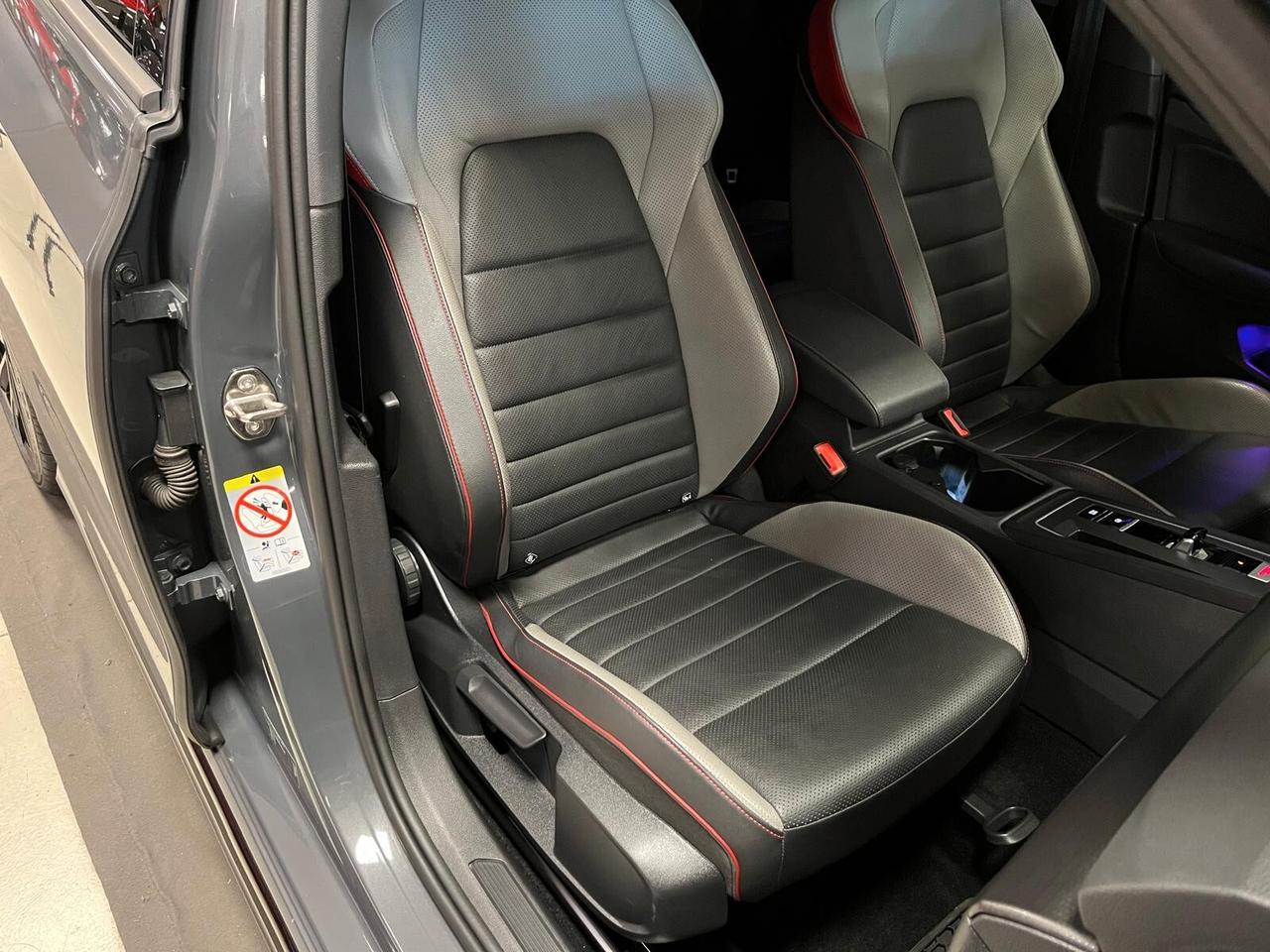 Volkswagen Golf GTI Golf 2.0 TSI GTI