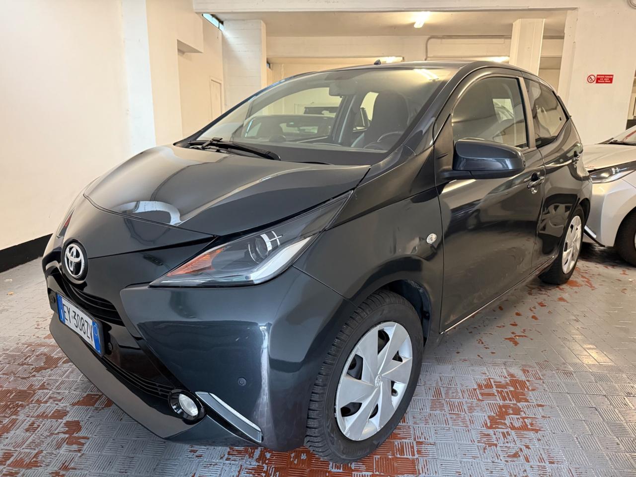 Toyota Aygo 1.0 VVT-i 69 CV 5 porte x-play