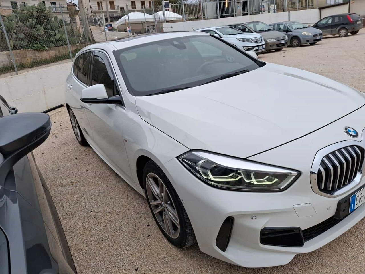 Bmw 118 118d 5p. Msport